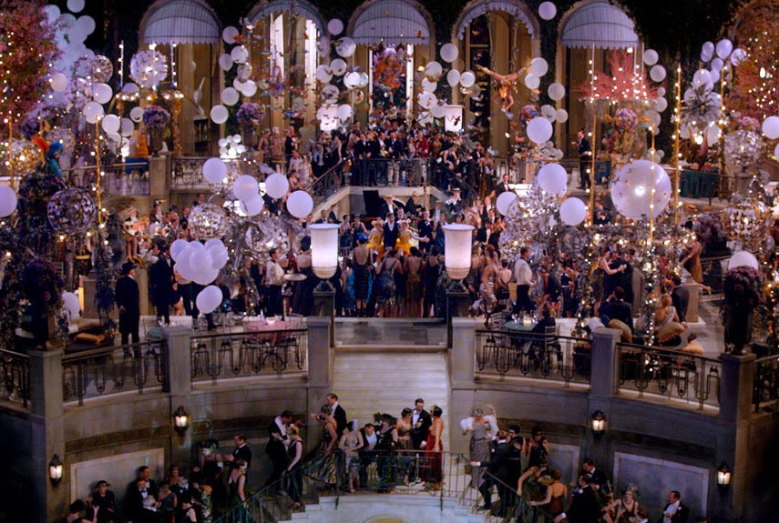 Wielki Gatsby - impreza, wnętrze, sala balowa, screen