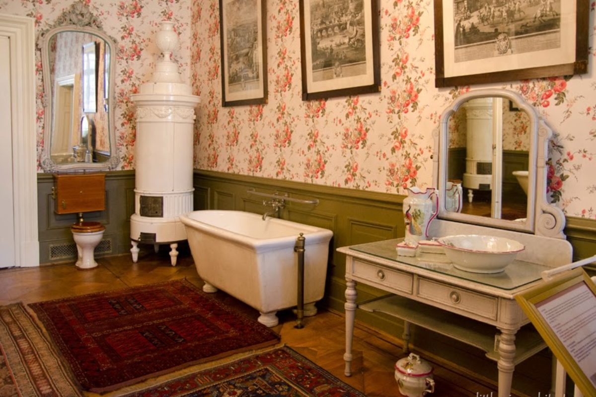 Łazienki XIX wieku i XIX-wieczna łazienka w Pszczynie | HISTORIA WNĘTRZ